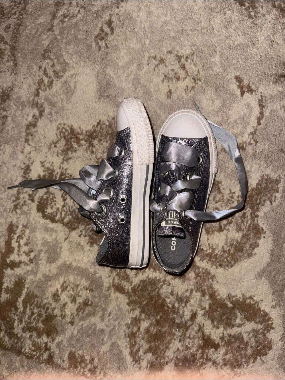 Converse Kids Glitter Low-Top Sneakers in Metallic Silver